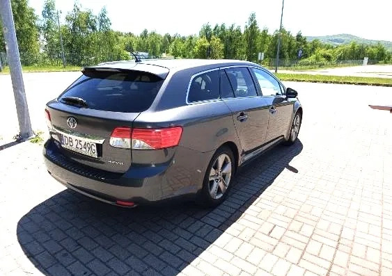 Toyota Avensis cena 45900 przebieg: 220000, rok produkcji 2014 z Wałbrzych małe 79